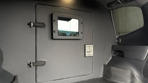 Toyota Land Cruiser 300 B6/B7