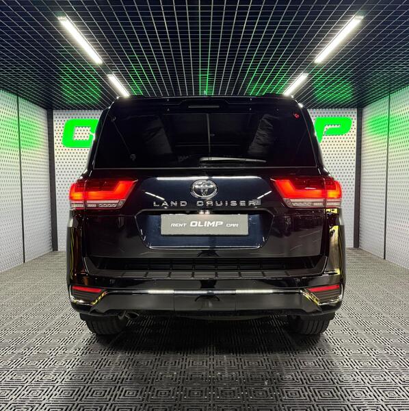 Toyota Land Cruiser 300