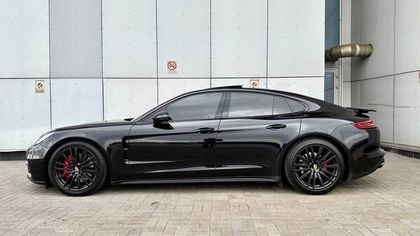 Porsche Panamera 4S