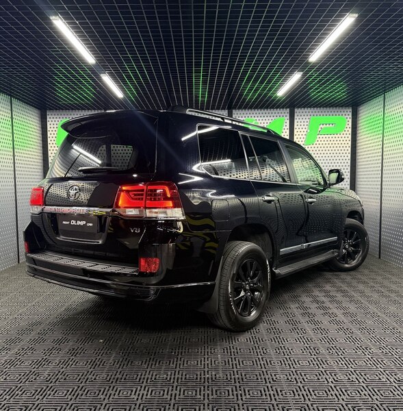 Toyota Land Cruiser 200