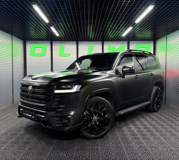 Toyota Land Cruiser 300 VIP