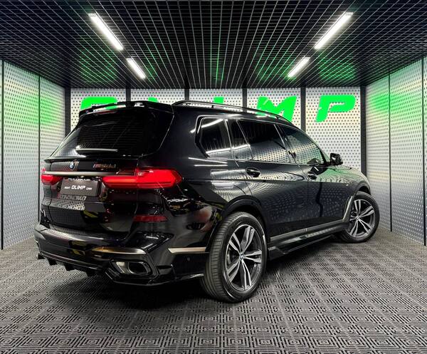 BMW X7 M50D
